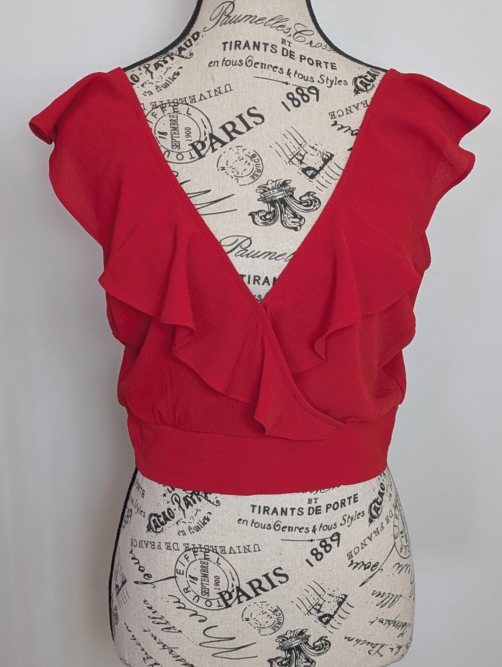Guess Red Ruffle V-Neck Crop Top Size Small